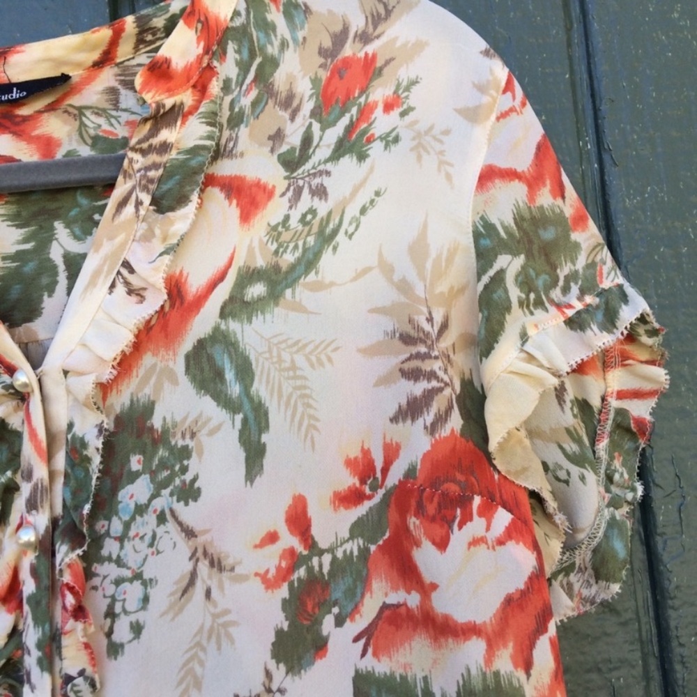 Madison Studio Button Down Blouse Size Small - image 6